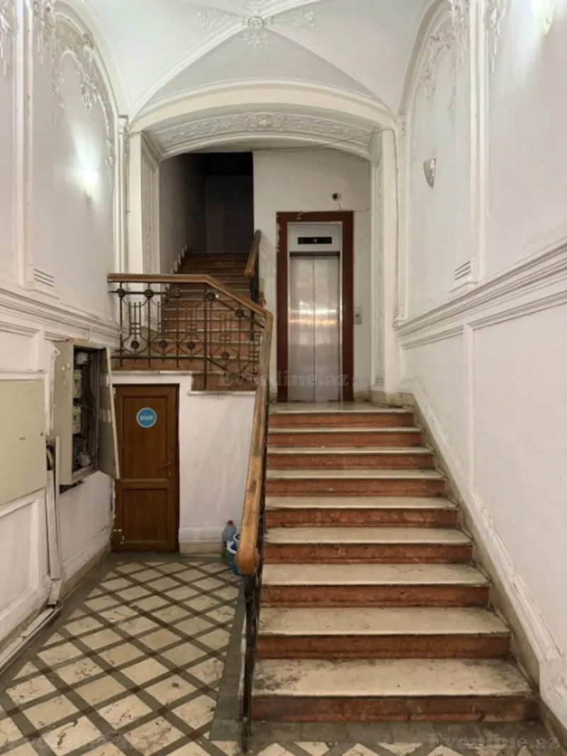 Satılır 7 otaqlı Mənzil Köhnə tikili 330 m² Sahil m. - şəkil 6