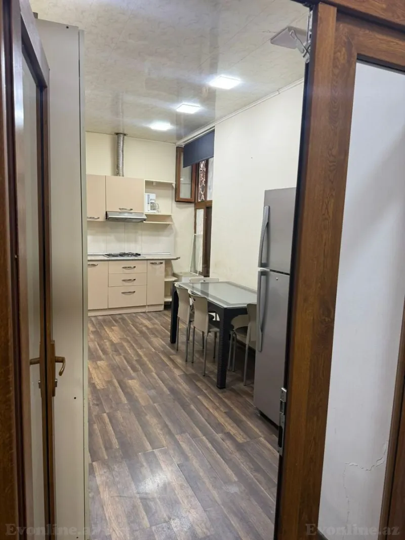 Satılır 7 otaqlı Mənzil Köhnə tikili 330 m² Sahil m. - şəkil 8