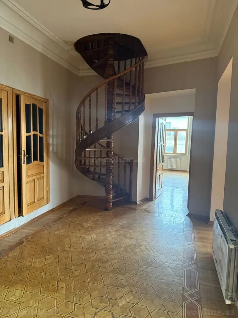 Satılır 7 otaqlı Mənzil Köhnə tikili 330 m² Sahil m. - şəkil 14