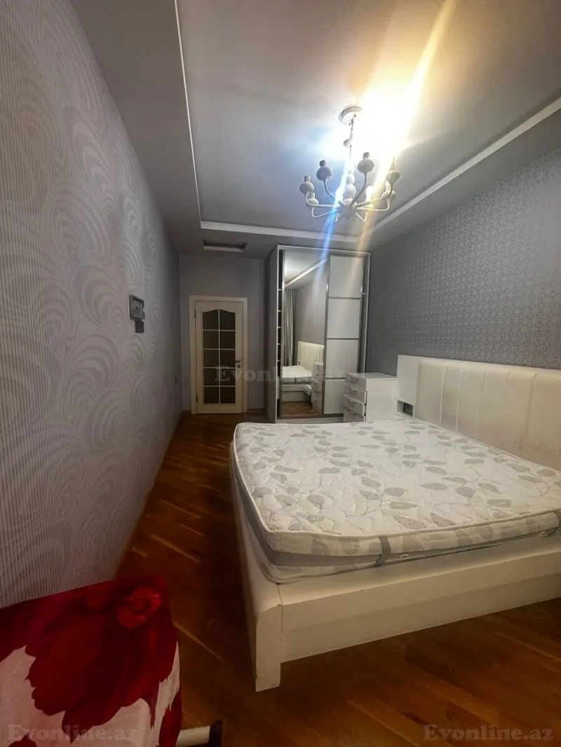 Kirayə verilir 3 otaqlı Mənzil Yeni tikili 122 m² 8 Noyabr m.