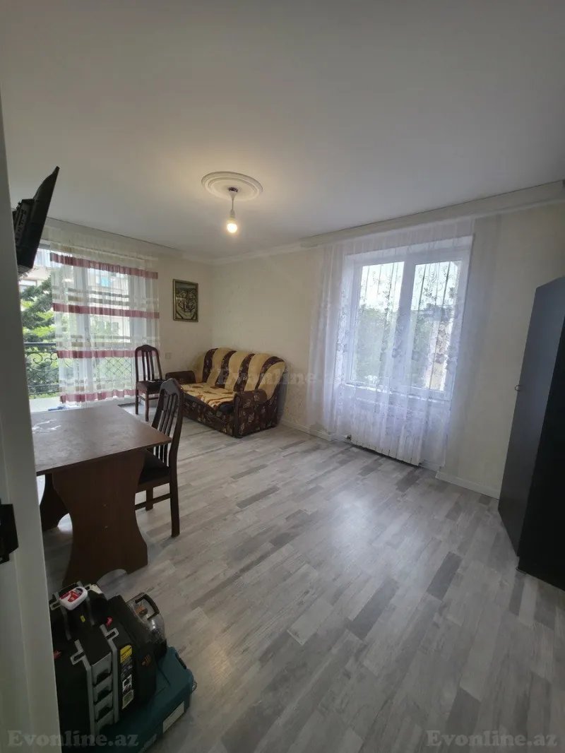 Satılır 1 otaqlı Mənzil Köhnə tikili 40 m² Sabunçu r. - şəkil 2