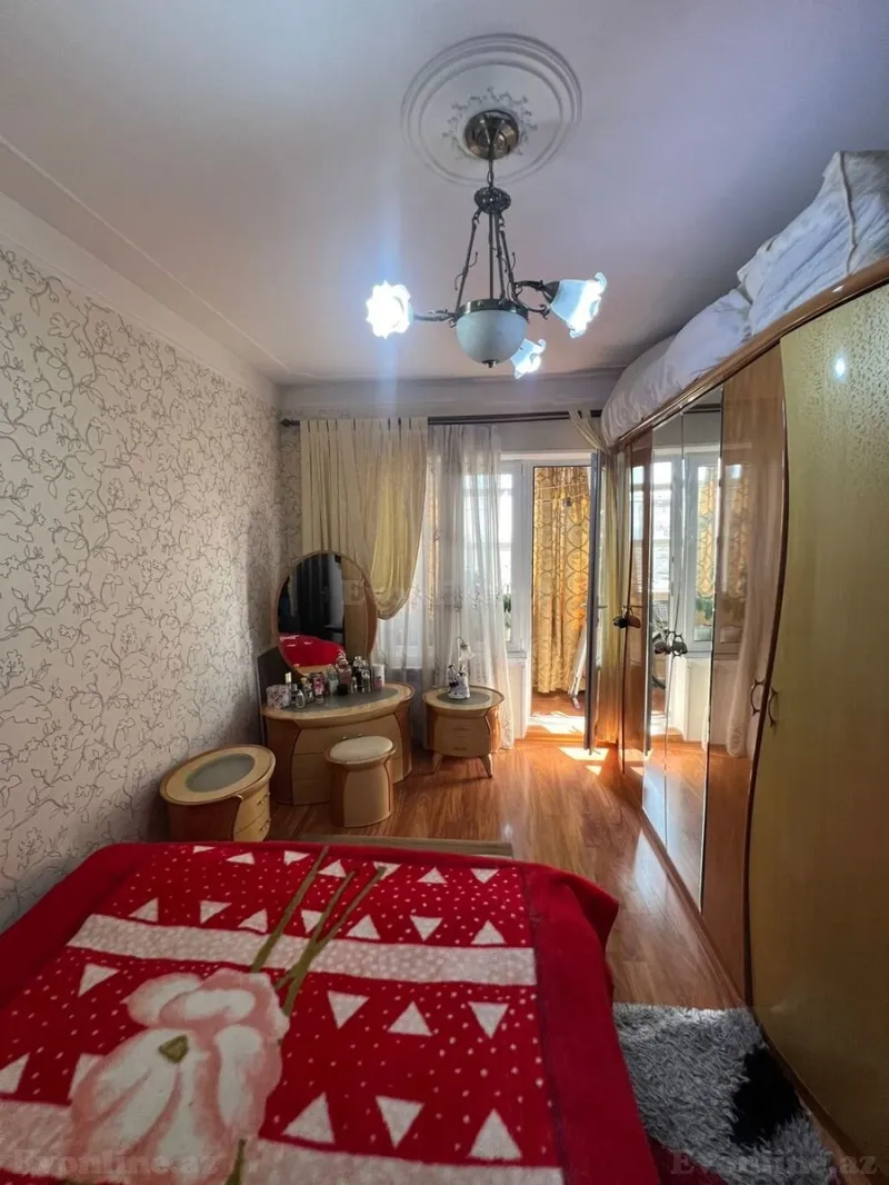 Satılır 3 otaqlı Mənzil Köhnə tikili 90 m² Xətai r. - şəkil 2