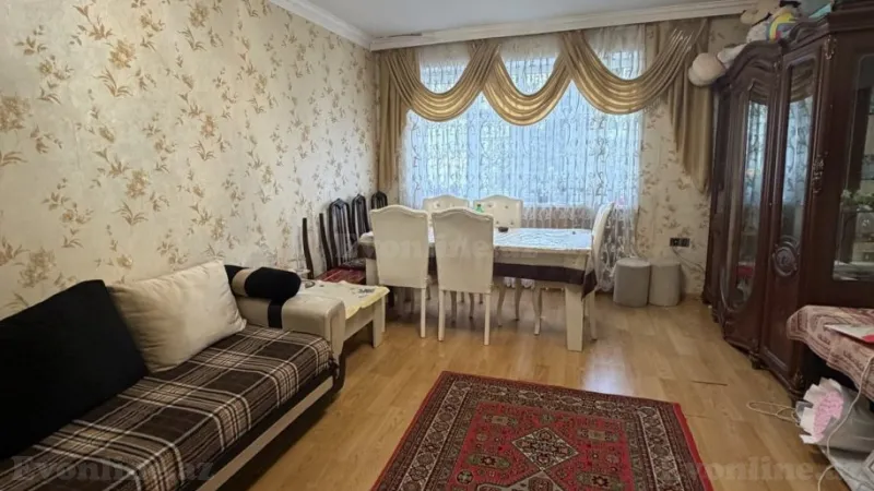 Satılır 3 otaqlı Mənzil Köhnə tikili 70 m² Qaraçuxur