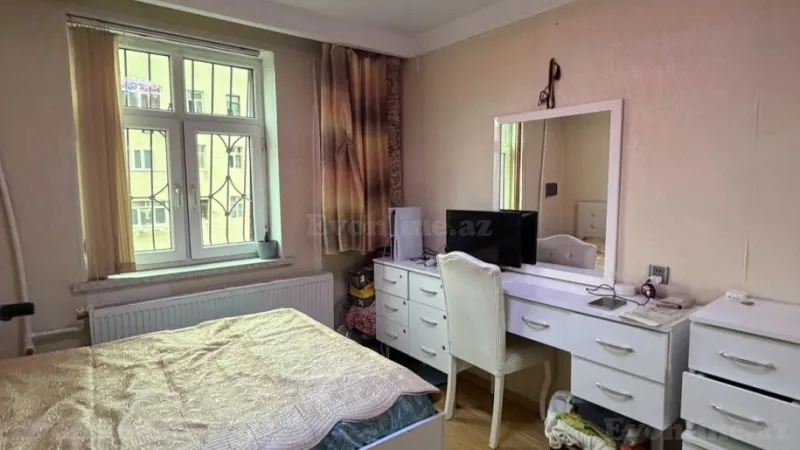 Satılır 3 otaqlı Mənzil Köhnə tikili 70 m² Qaraçuxur - şəkil 2