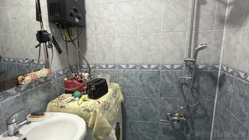 Satılır 3 otaqlı Mənzil Köhnə tikili 70 m² Qaraçuxur - şəkil 8