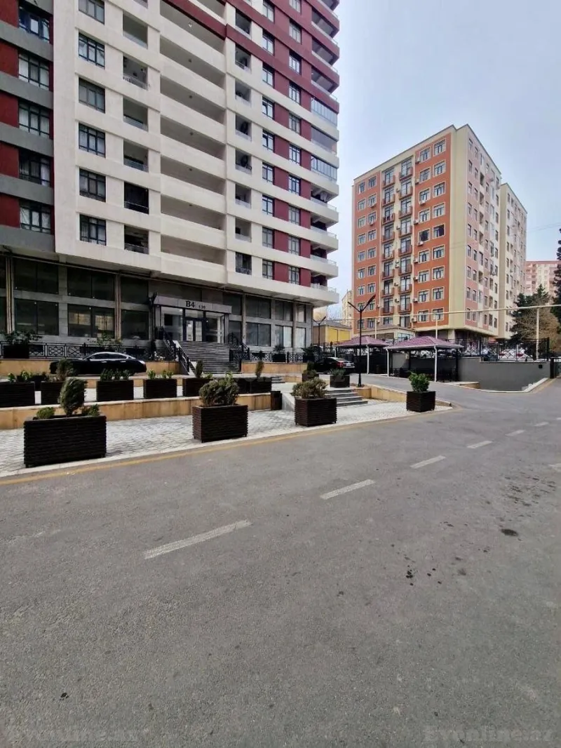 Satılır Qaraj 7.7 m² Memar Əcəmi m. - şəkil 4