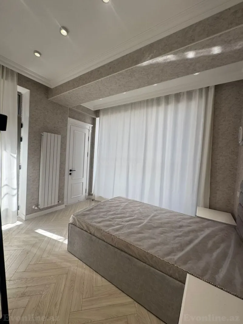 Kirayə verilir 4 otaqlı Mənzil Yeni tikili 170 m² 28 May m. - şəkil 12