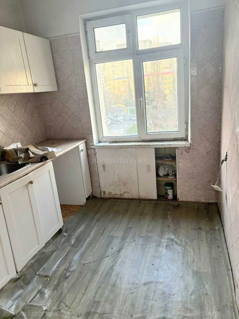 Satılır 3 otaqlı Mənzil Yeni tikili 80 m² İnşaatçılar m. - şəkil 2