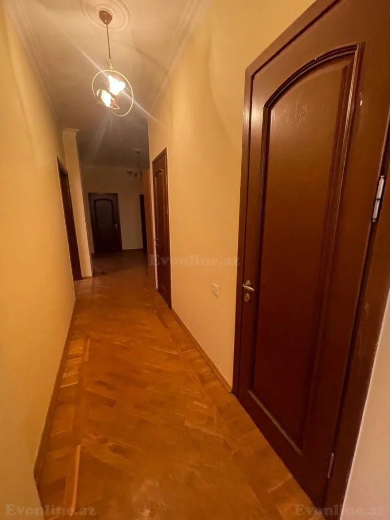 Satılır 4 otaqlı Mənzil Yeni tikili 185 m² Elmlər Akademiyası m. - şəkil 13
