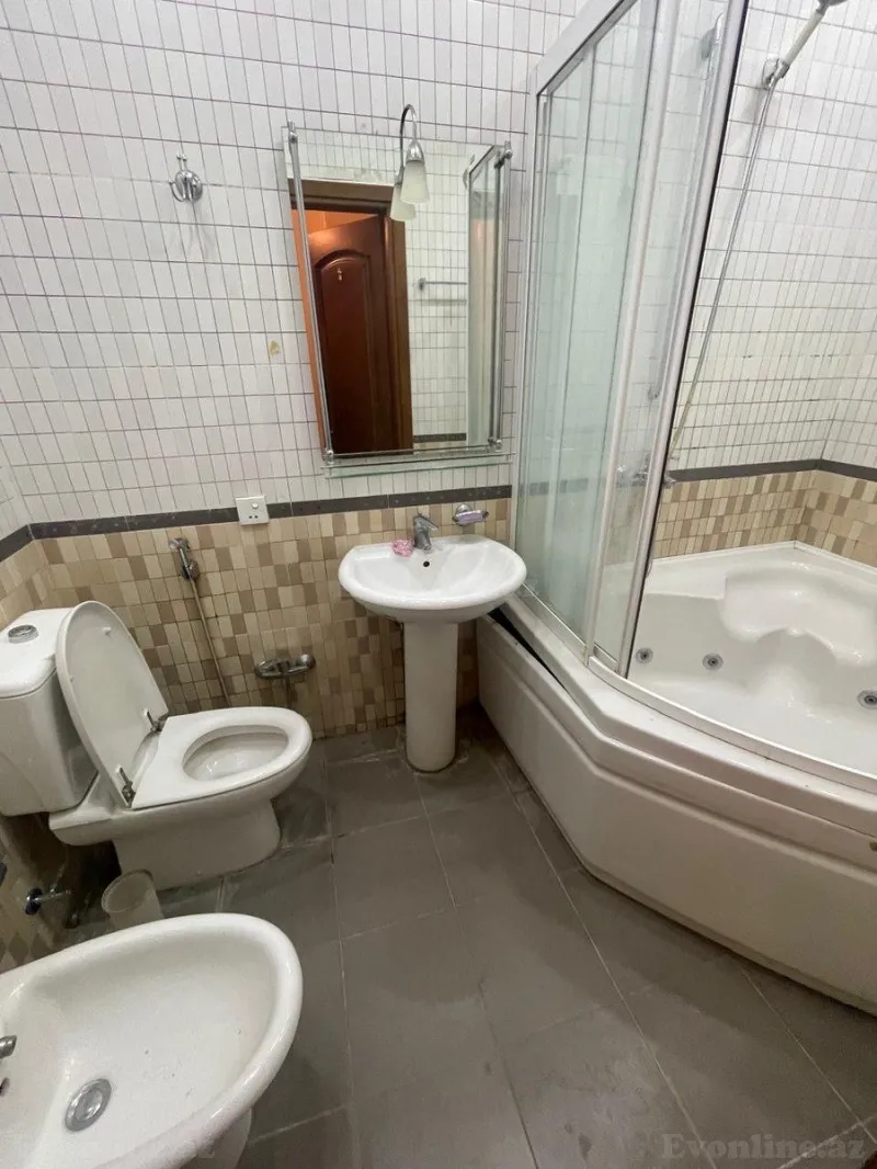 Satılır 4 otaqlı Mənzil Yeni tikili 185 m² Elmlər Akademiyası m. - şəkil 15