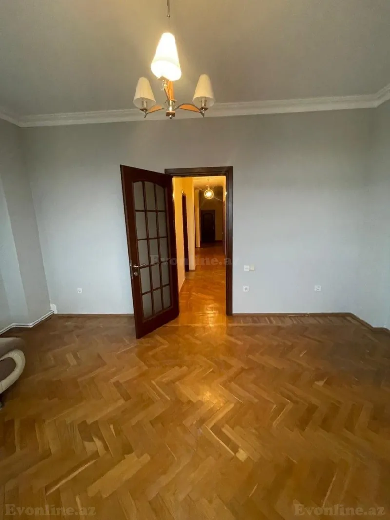 Satılır 4 otaqlı Mənzil Yeni tikili 185 m² Elmlər Akademiyası m. - şəkil 16