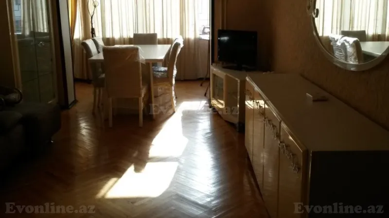 Satılır 2 otaqlı Mənzil Köhnə tikili 60 m² Nəsimi r. - şəkil 3