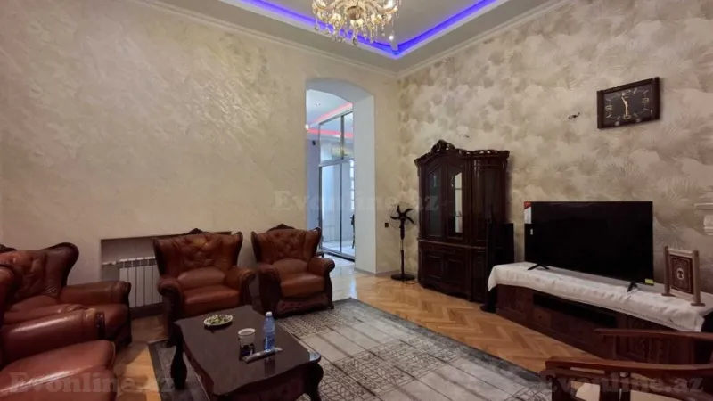 Satılır 3 otaqlı Mənzil Köhnə tikili 110 m² Sahil m. - şəkil 2
