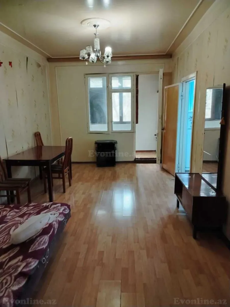 Kirayə verilir 2 otaqlı Mənzil Köhnə tikili 40 m² 3-cü mikrorayon