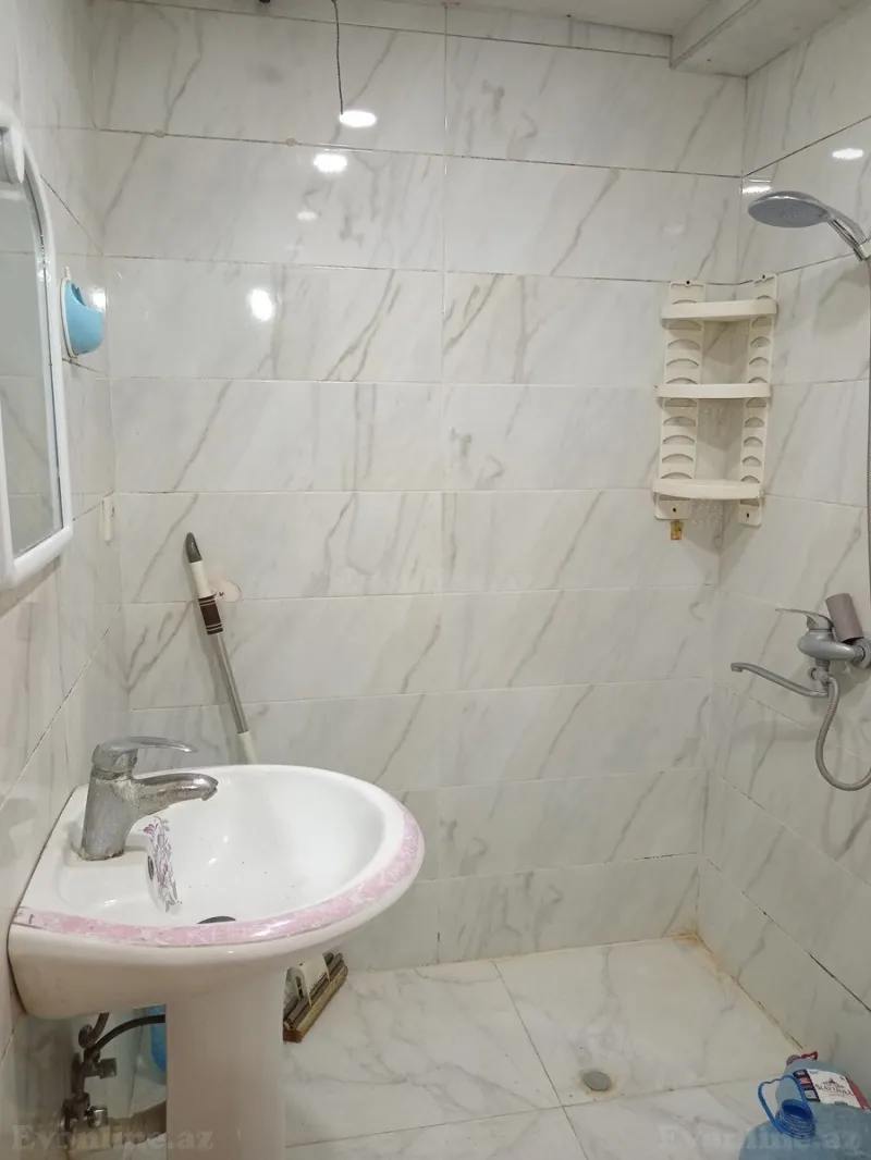 Satılır 1 otaqlı Mənzil Köhnə tikili 43 m² Gənclik m. - şəkil 3