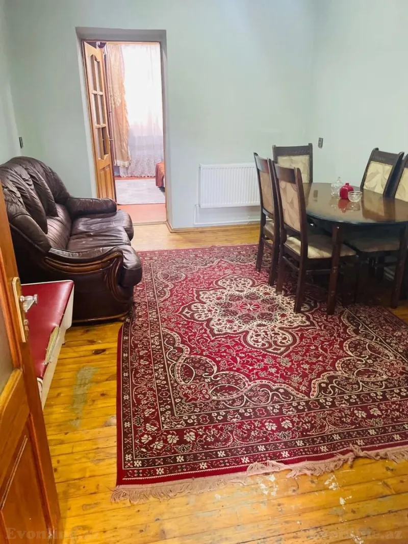Kirayə verilir 2 otaqlı Mənzil Köhnə tikili 45 m² 28 May m.