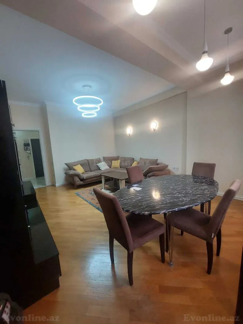 Kirayə verilir 2 otaqlı Mənzil Yeni tikili 70 m² 28 May m.