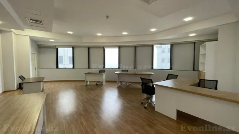 4 otaqlı Ofis 245 m² Nərimanov r. Kirayə verilir