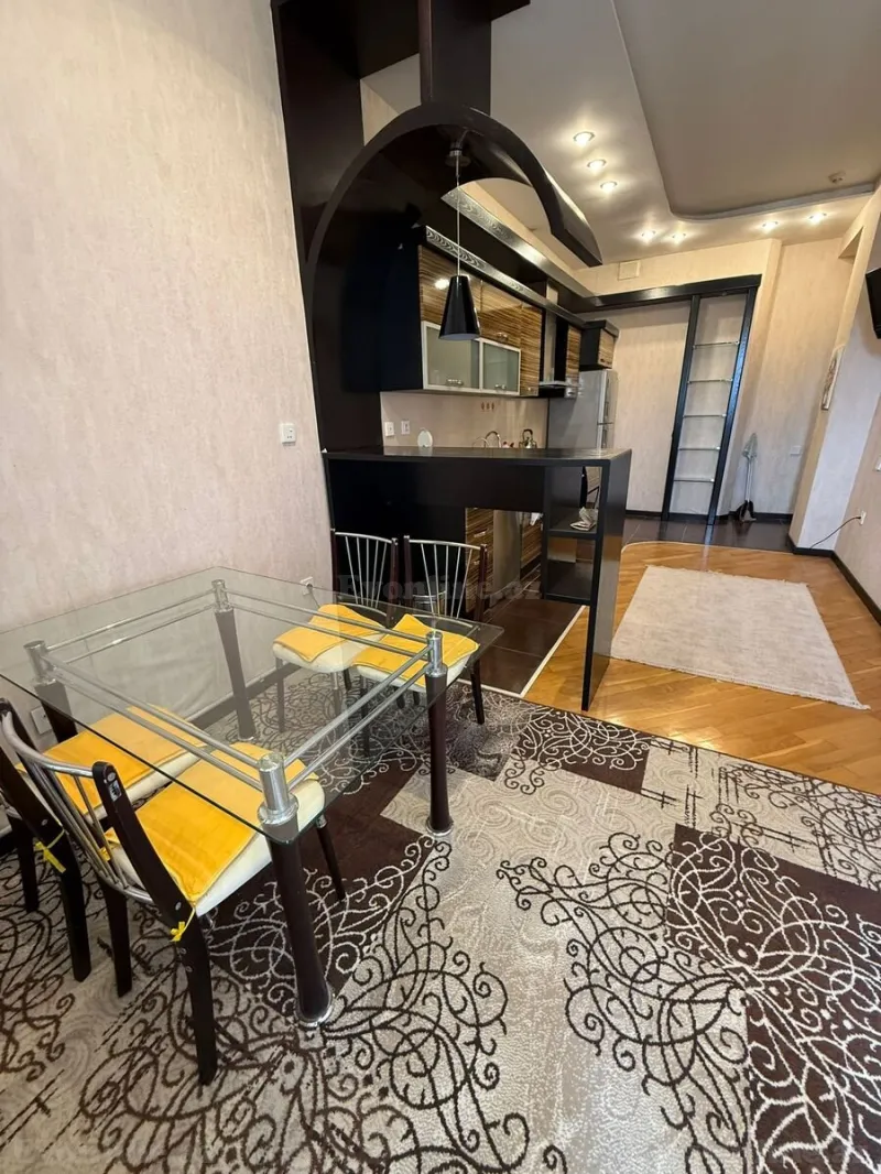 Kirayə verilir 3 otaqlı Mənzil Yeni tikili 145 m² Nəsimi r. - şəkil 4