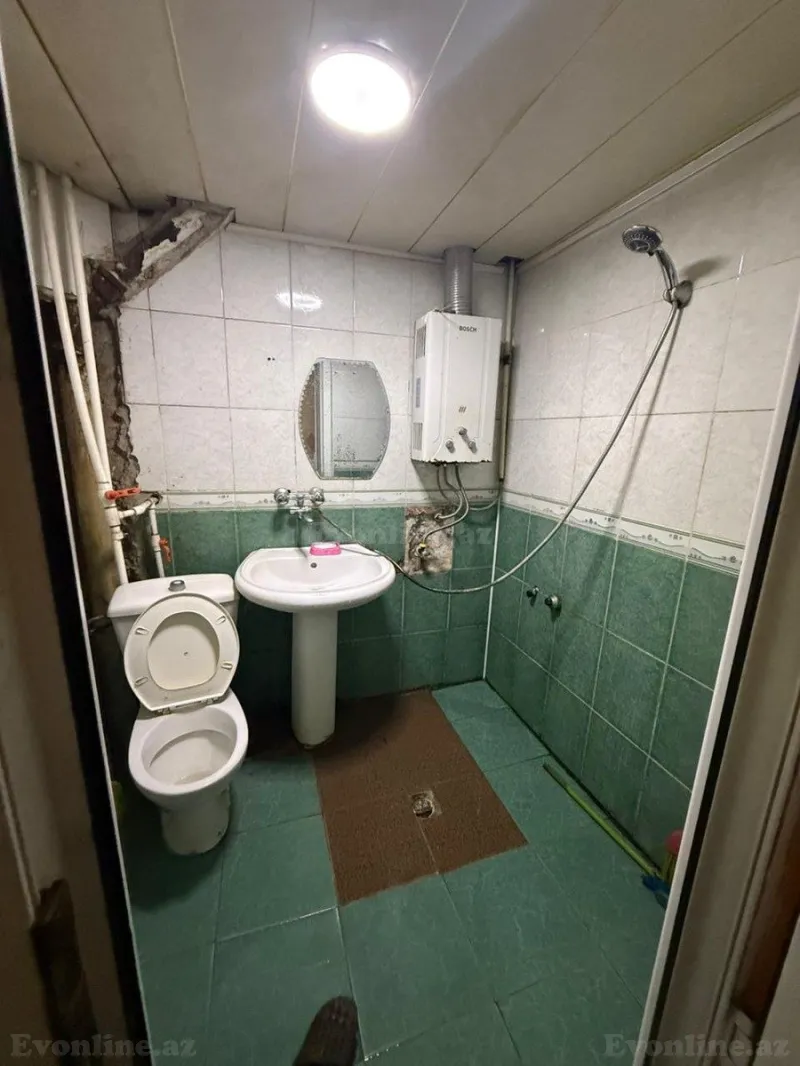 Satılır 2 otaqlı Mənzil Köhnə tikili 55 m² Neftçilər m. - şəkil 3