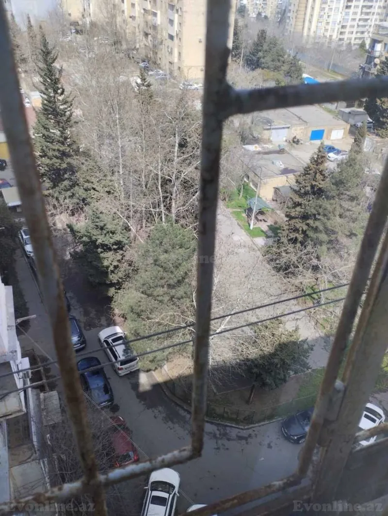 Satılır 4 otaqlı Mənzil Köhnə tikili 81.6 m² Elmlər Akademiyası m. - şəkil 3