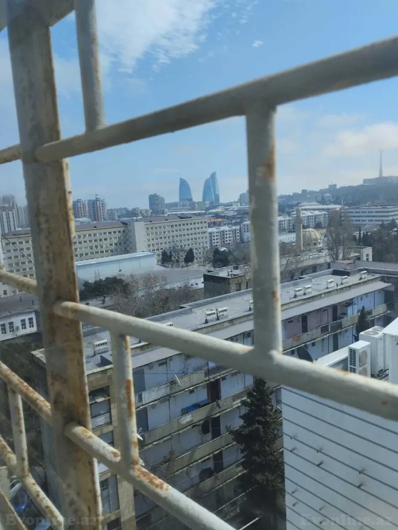 Satılır 4 otaqlı Mənzil Köhnə tikili 81.6 m² Elmlər Akademiyası m. - şəkil 11