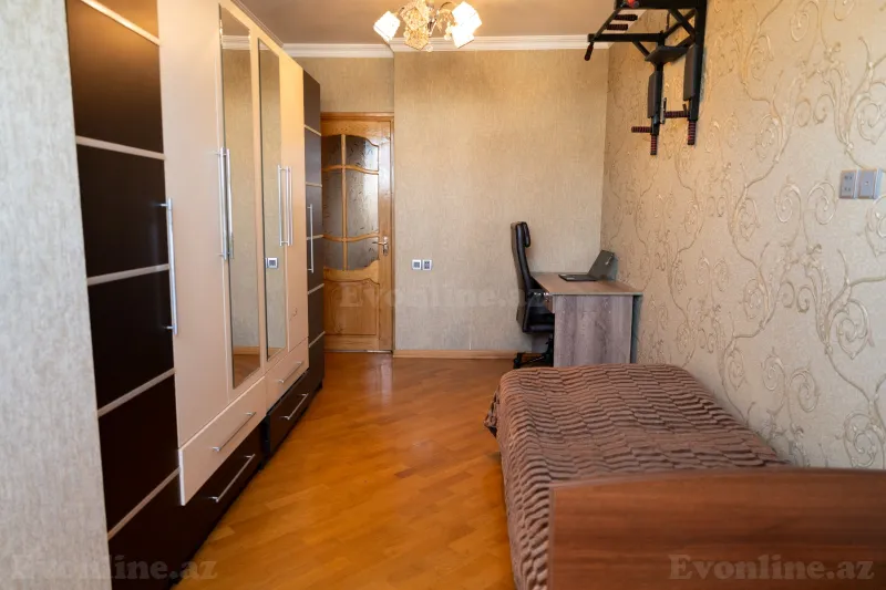 Satılır 4 otaqlı Mənzil Köhnə tikili 100 m² Q.Qarayev pr. - şəkil 7
