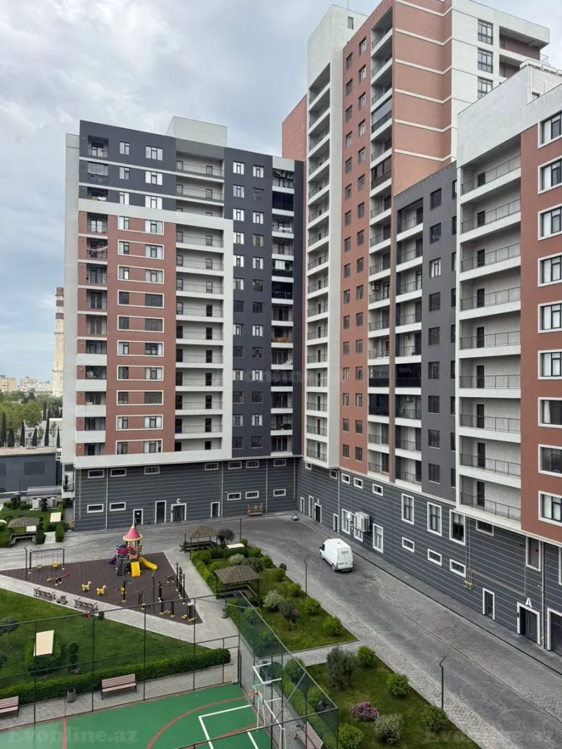 Kirayə verilir 3 otaqlı Mənzil Yeni tikili 140 m² 8 Noyabr m.