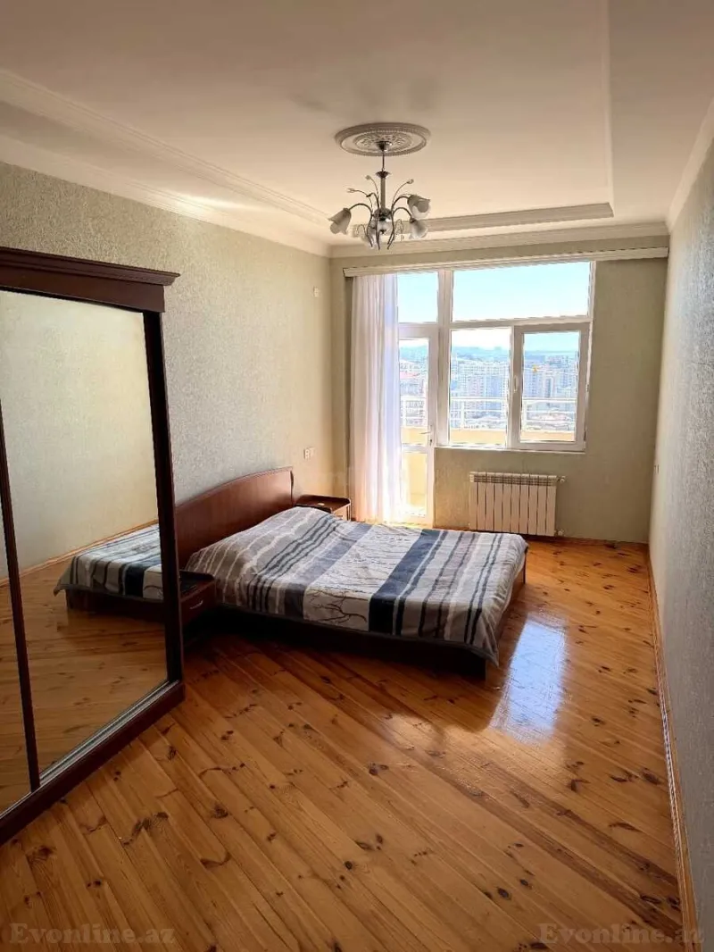 Kirayə verilir 2 otaqlı Mənzil Yeni tikili 95 m² 8 Noyabr m.
