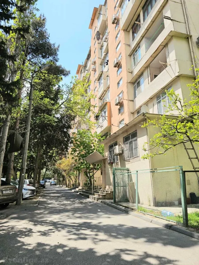 Kirayə verilir 3 otaqlı Mənzil Köhnə tikili 80 m² Gənclik m. - şəkil 2