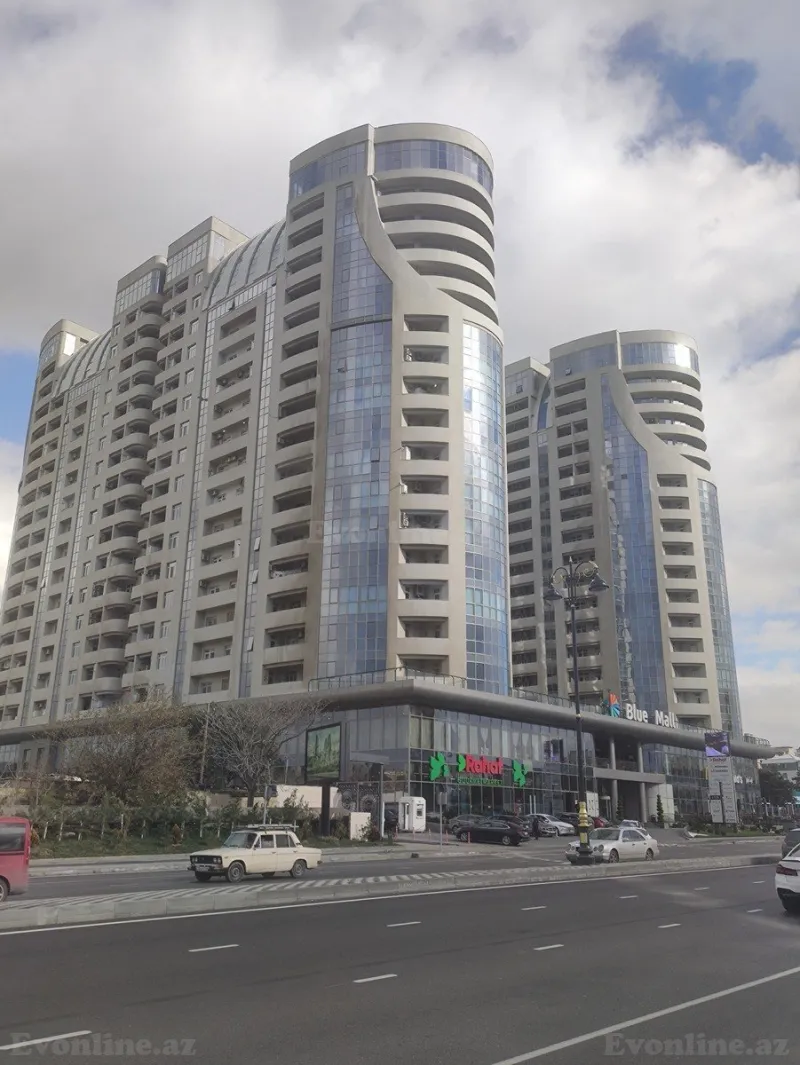 1 otaqlı Mənzil 79 m² Xətai r. Satılır