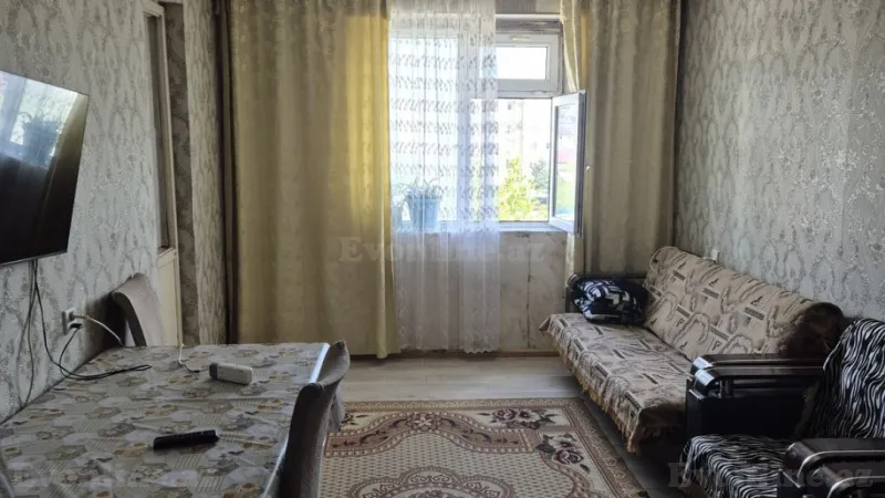 Satılır 4 otaqlı Mənzil Köhnə tikili 70 m² Lökbatan - şəkil 3