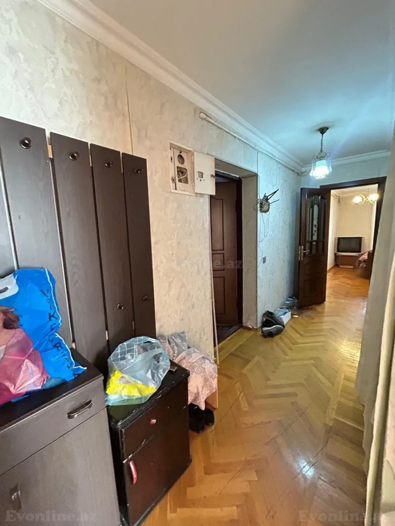 Satılır 4 otaqlı Mənzil Köhnə tikili 75 m² Memar Əcəmi m. - şəkil 3