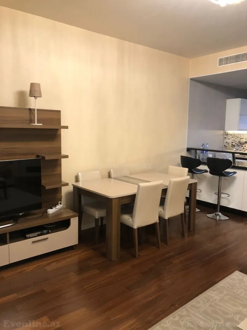 Kirayə verilir 3 otaqlı Mənzil Yeni tikili 130 m² Səbail r. - şəkil 3
