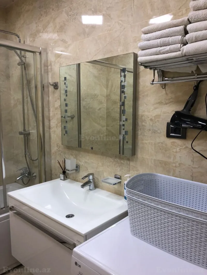 Kirayə verilir 3 otaqlı Mənzil Yeni tikili 130 m² Səbail r. - şəkil 4