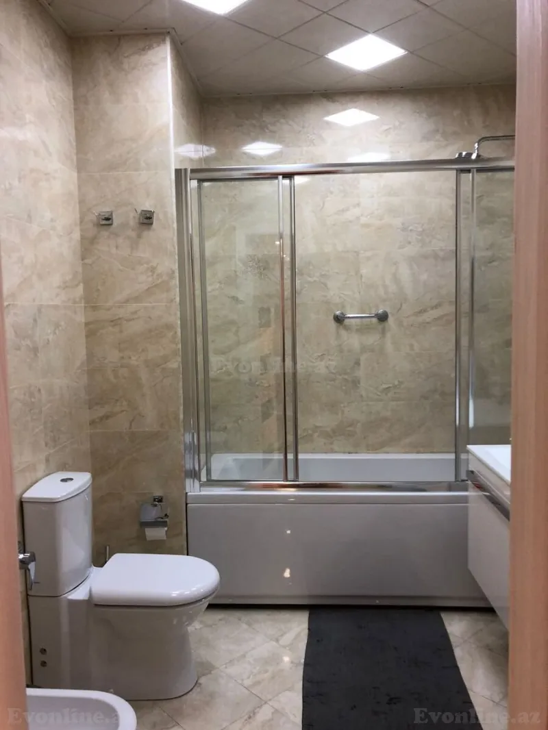 Kirayə verilir 3 otaqlı Mənzil Yeni tikili 130 m² Səbail r. - şəkil 8