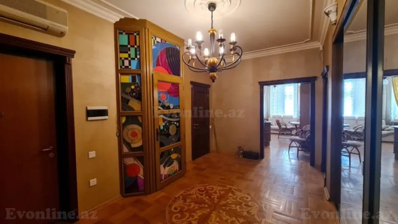 5 otaqlı Mənzil 220 m² Nəsimi r. Satılır
