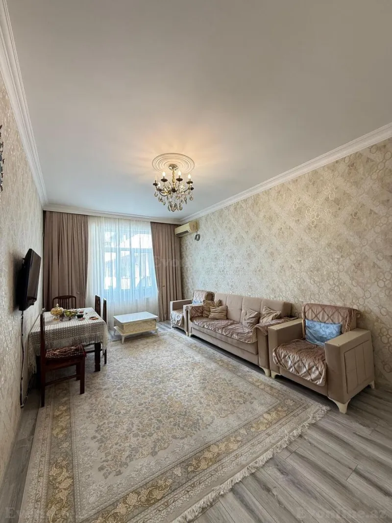 Satılır 3 otaqlı Mənzil Köhnə tikili 105 m² Sumqayıt