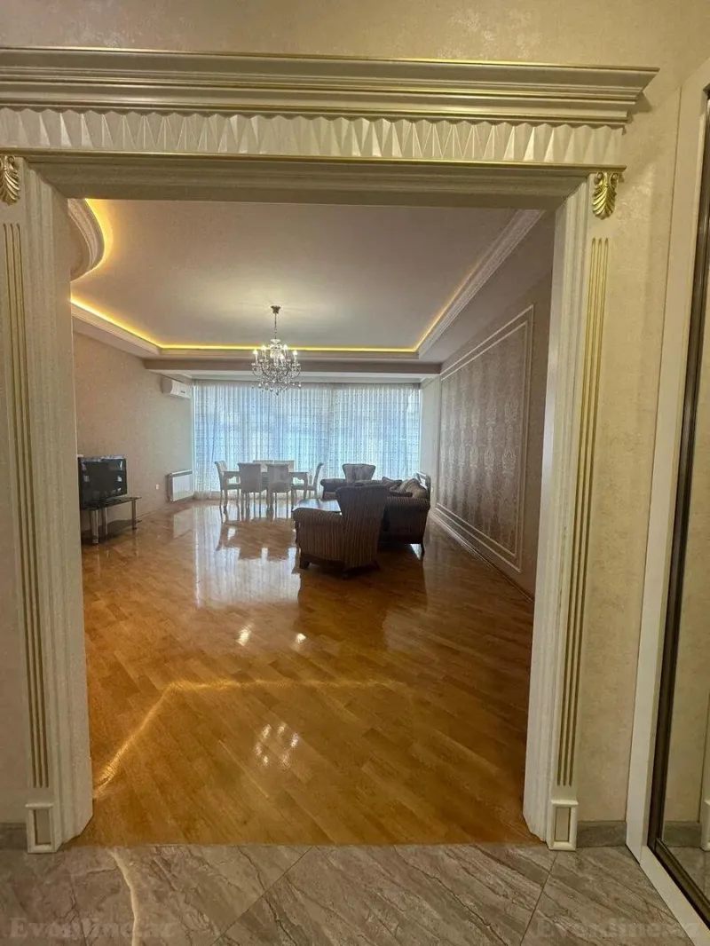 Kirayə verilir 3 otaqlı Mənzil Yeni tikili 140 m² Xətai m.