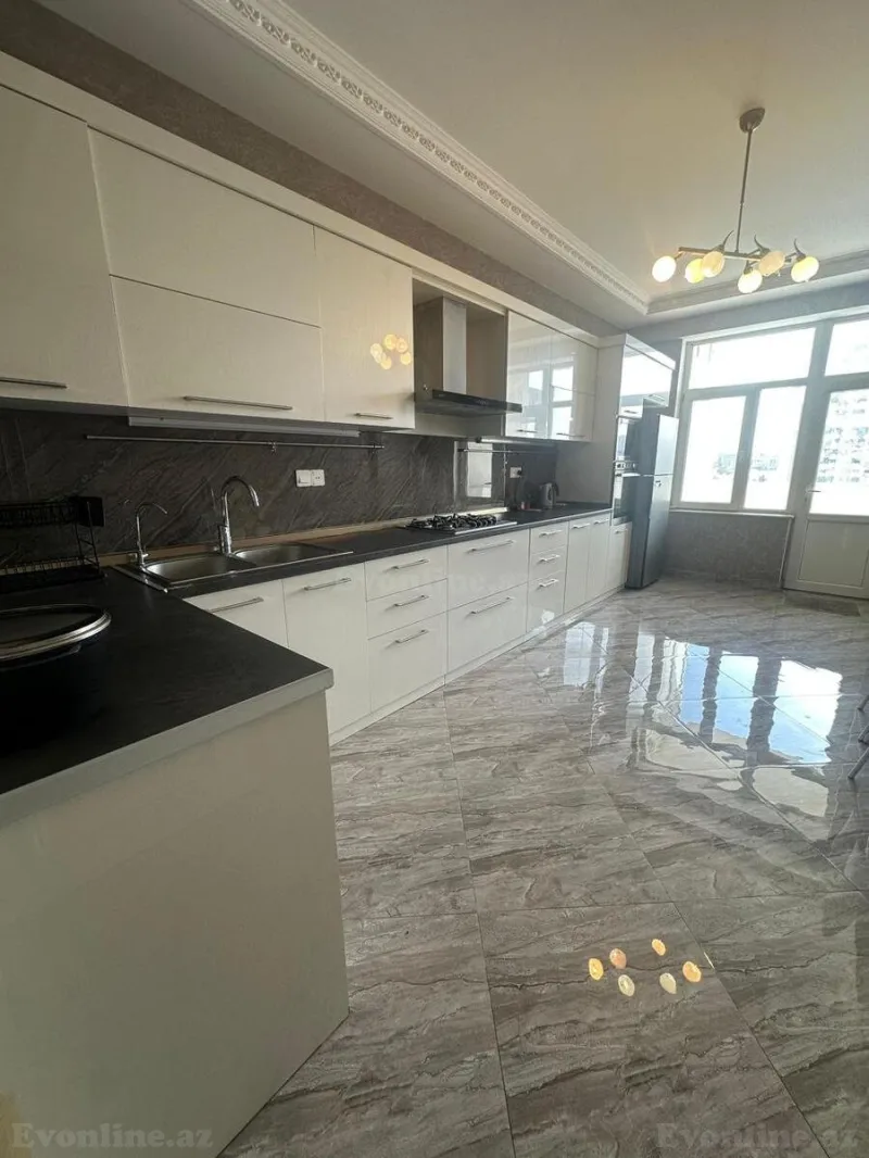 Kirayə verilir 3 otaqlı Mənzil Yeni tikili 140 m² Xətai m. - şəkil 6