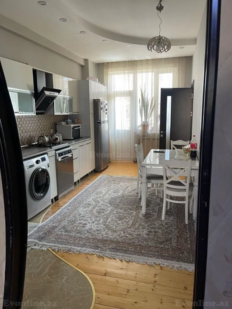 Satılır 4 otaqlı Mənzil Yeni tikili 122 m² Səbail r. - şəkil 15