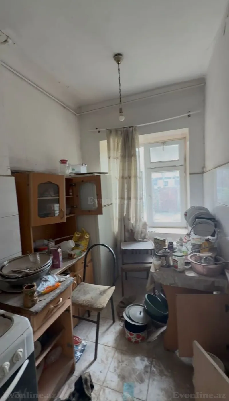 Satılır 3 otaqlı Mənzil Köhnə tikili 75 m² Nəsimi r. - şəkil 2