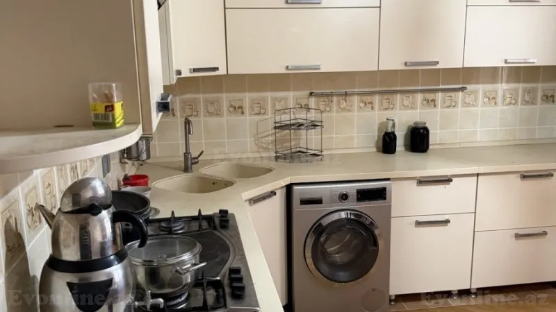 4 otaqlı Mənzil 169 m² 8-ci kilometr Satılır