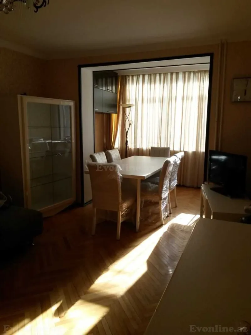 Satılır 2 otaqlı Mənzil Köhnə tikili 60 m² Nəsimi r. - şəkil 4