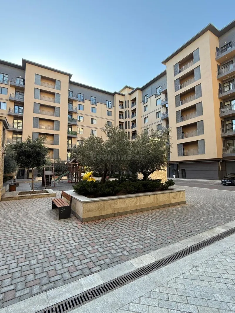 Kirayə verilir 3 otaqlı Mənzil Yeni tikili 130 m² Xətai r.