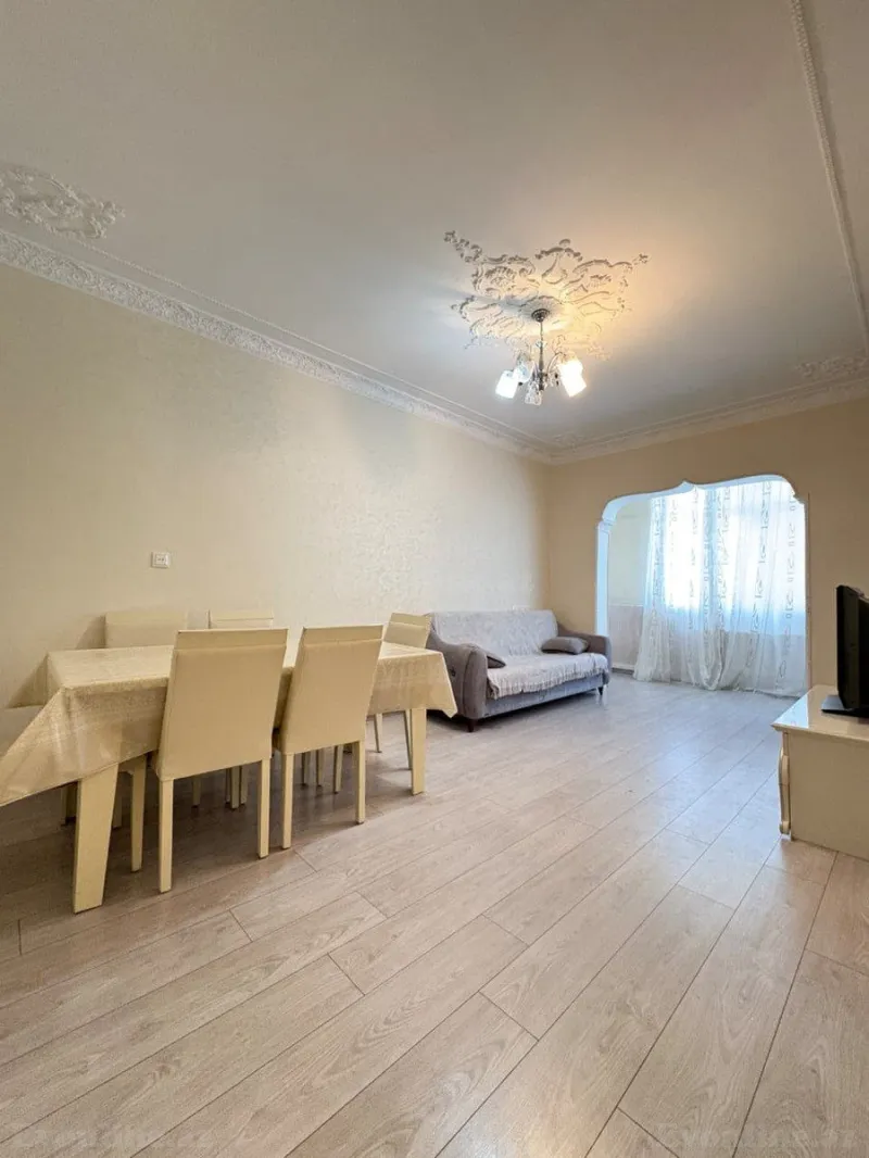 3 otaqlı Mənzil 85 m² Gənclik m. Kirayə verilir