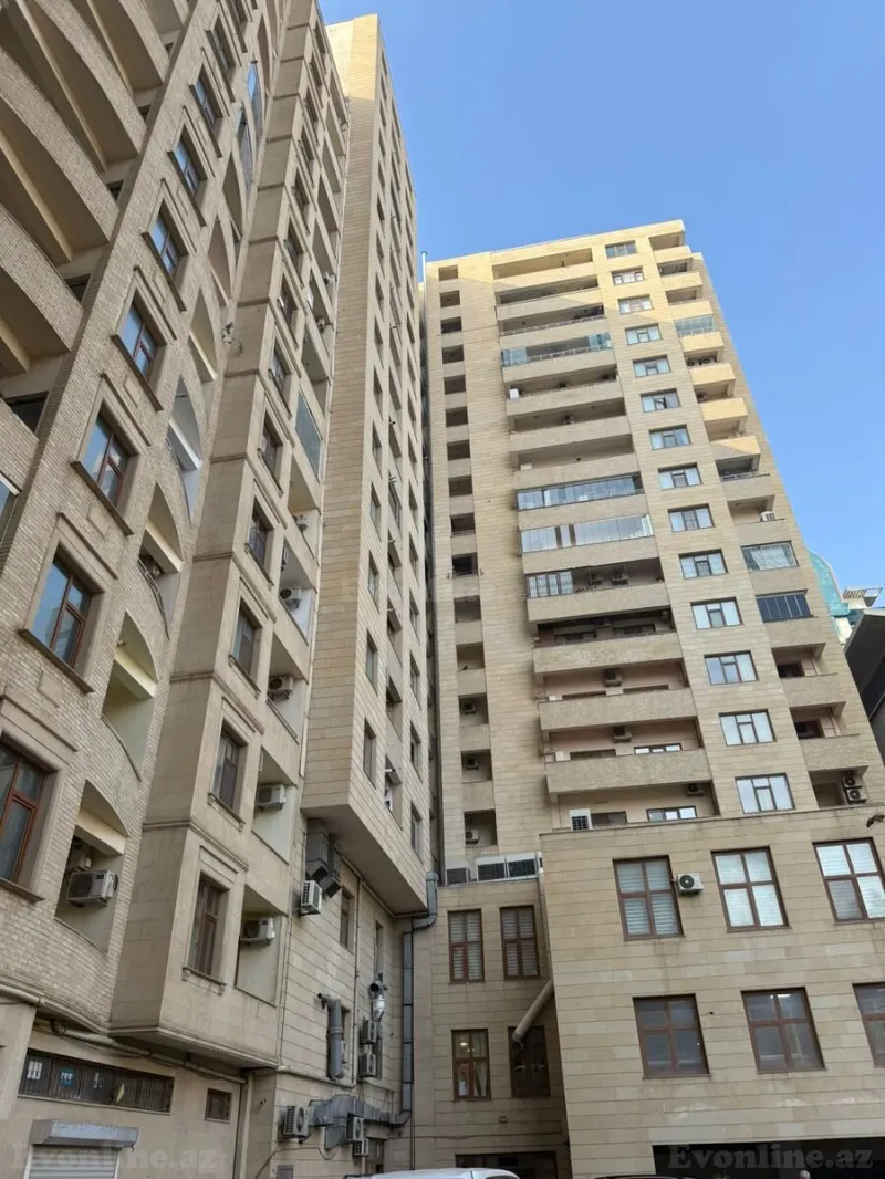 Satılır 4 otaqlı Mənzil Yeni tikili 220 m² 28 May m. - şəkil 23