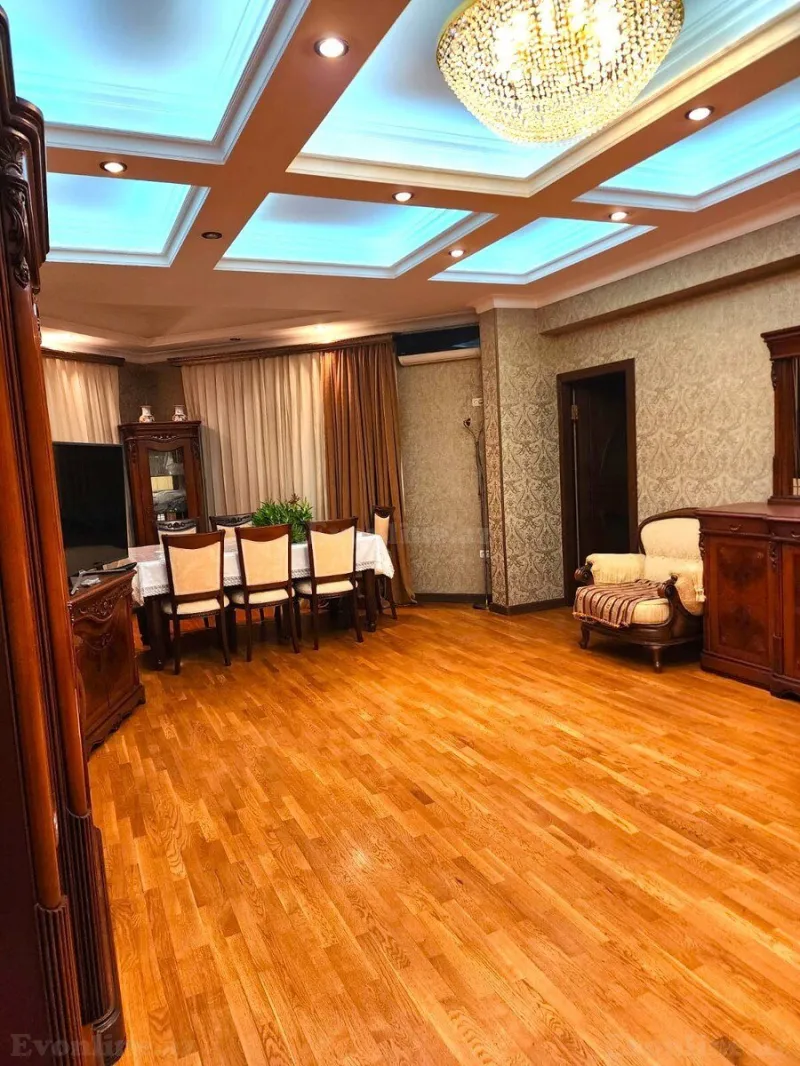 Satılır 5 otaqlı Mənzil Yeni tikili 200 m² Nərimanov r. - şəkil 3