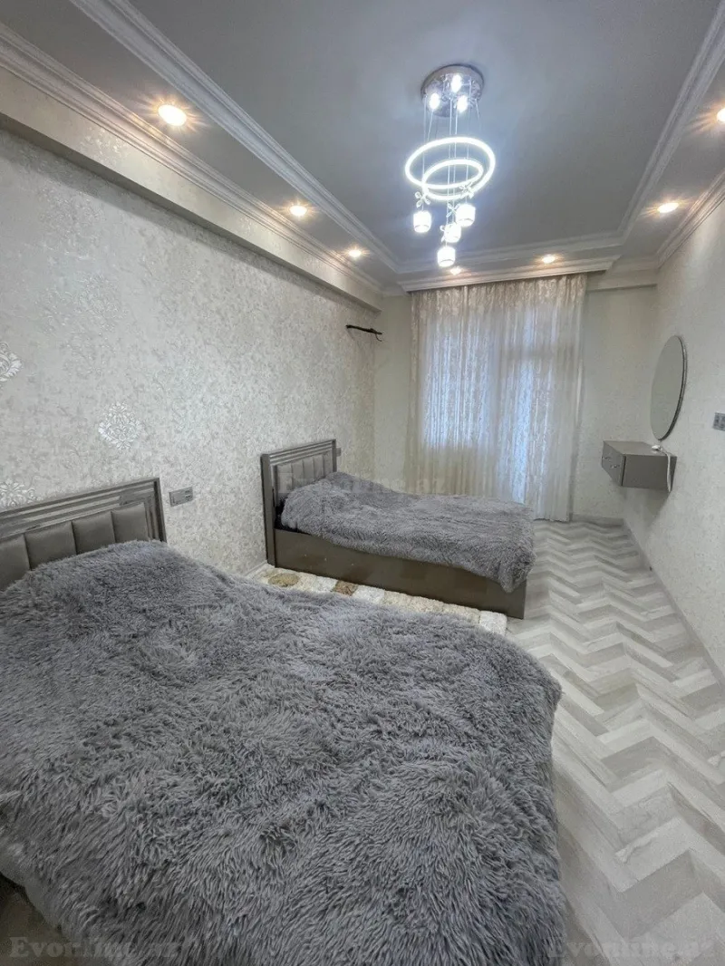 Satılır 3 otaqlı Mənzil Yeni tikili 100 m² 28 May m.