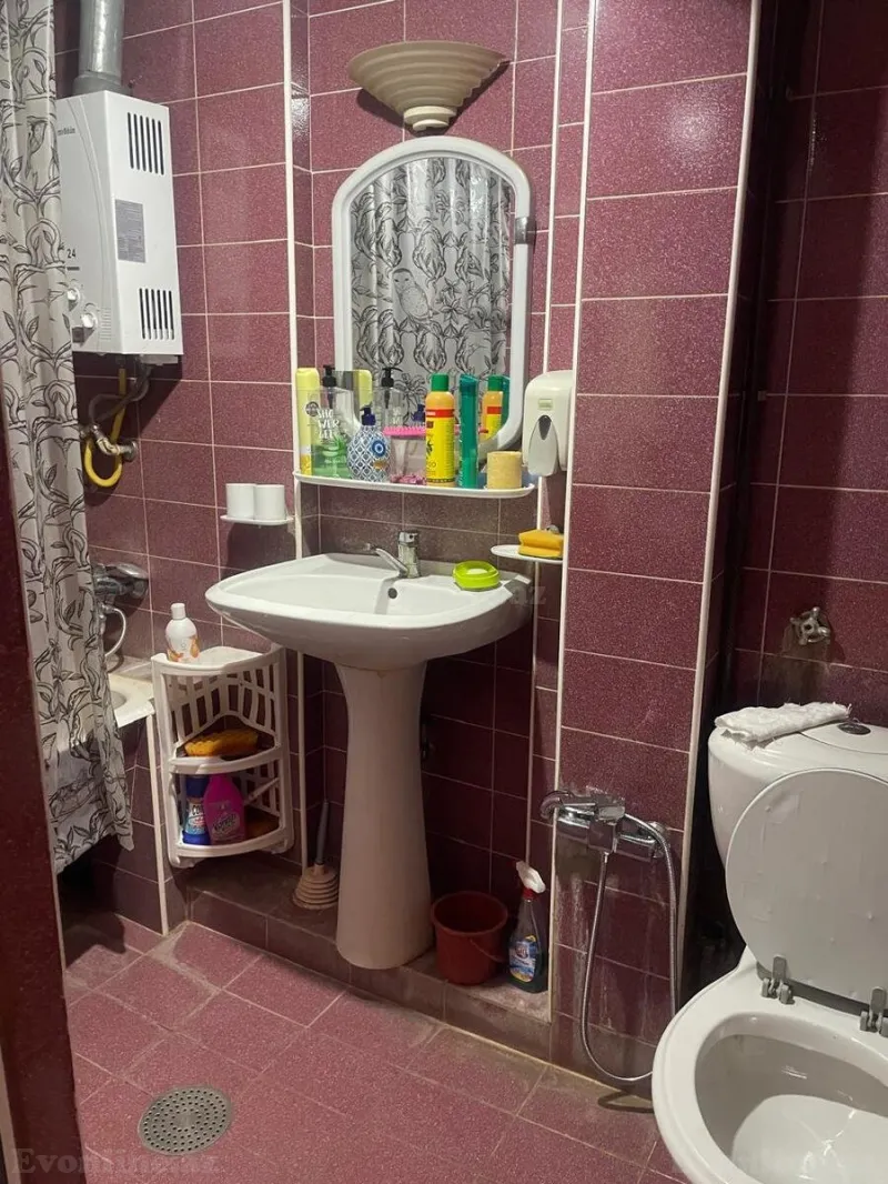 Satılır 2 otaqlı Mənzil Köhnə tikili 45 m² Nəsimi r. - şəkil 15